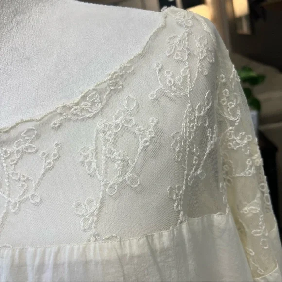 Free People Cannaregio Cream Cotton & Embroidered Lace Bell Sleeve Top (M) EUC - Picture 3 of 6